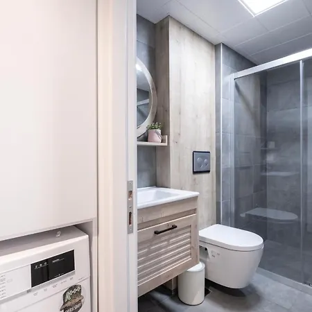 Wolf Apartment *